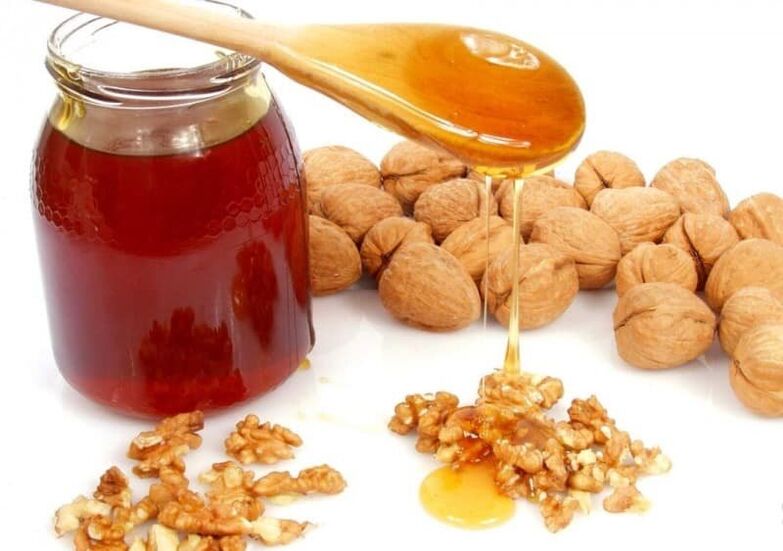 蜂蜜和坚果的混合物是一种可提高效力的简单配方。
